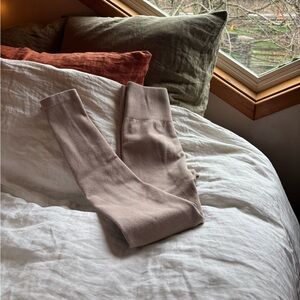 Everlane Women's Knit Leggings in Taupe